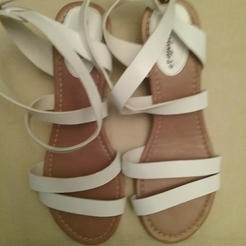 Breckelles Wrap Around Sandals